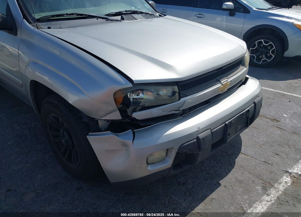 2005 CHEVROLET TRAILBLAZER LT VIN: 1GNDS13S252135322