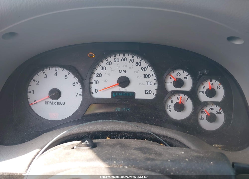 2005 CHEVROLET TRAILBLAZER LT VIN: 1GNDS13S252135322