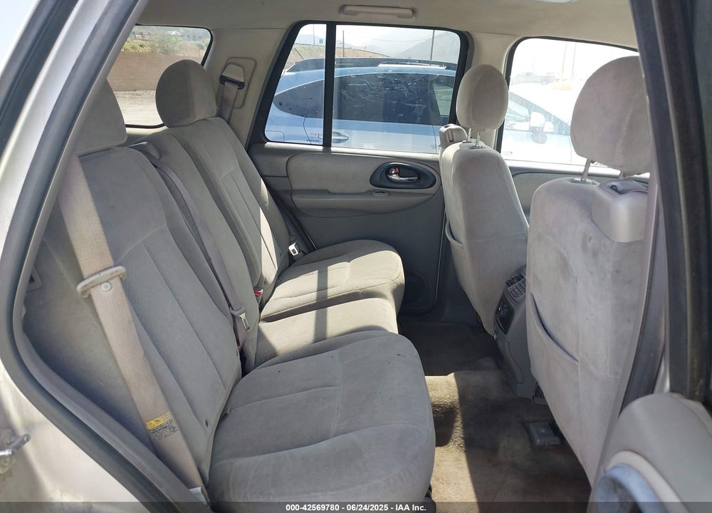 2005 CHEVROLET TRAILBLAZER LT VIN: 1GNDS13S252135322