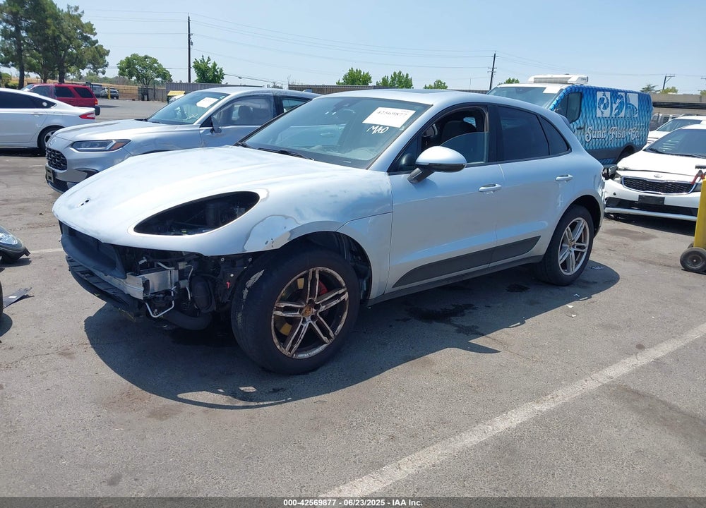 2017 PORSCHE MACAN VIN: WP1AA2A53HLB03820