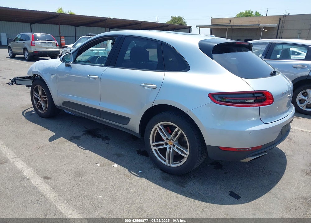 2017 PORSCHE MACAN VIN: WP1AA2A53HLB03820