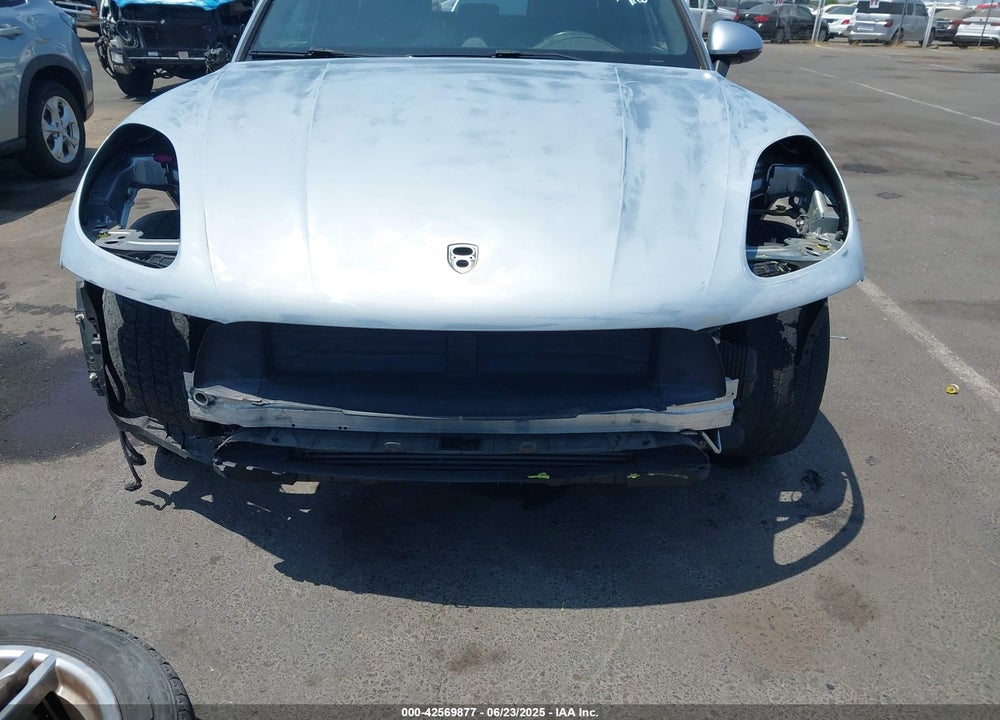 2017 PORSCHE MACAN VIN: WP1AA2A53HLB03820