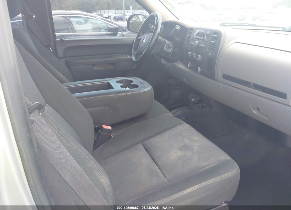 2011 CHEVROLET SILVERADO 1500 VIN: 1GCRKREAXBZ241408