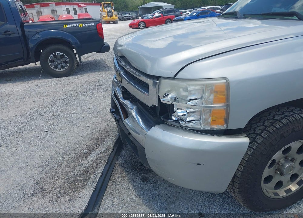 2011 CHEVROLET SILVERADO 1500 VIN: 1GCRKREAXBZ241408
