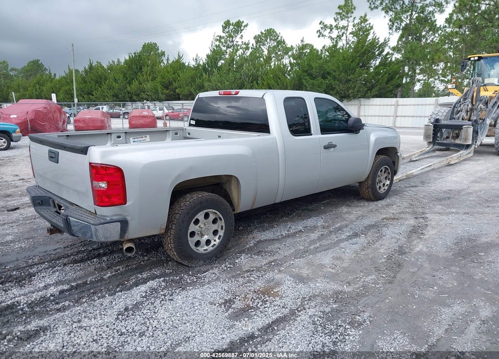 2011 CHEVROLET SILVERADO 1500 VIN: 1GCRKREAXBZ241408