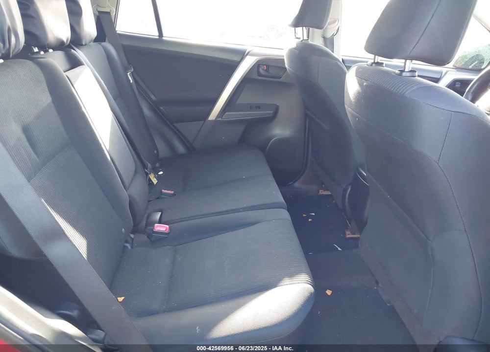 2015 TOYOTA RAV4 VIN: JTMBFREV8FJ046808