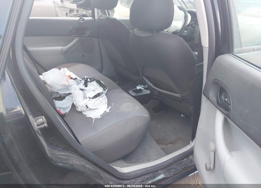 2007 FORD FOCUS VIN: 1FAFP34N97W303613