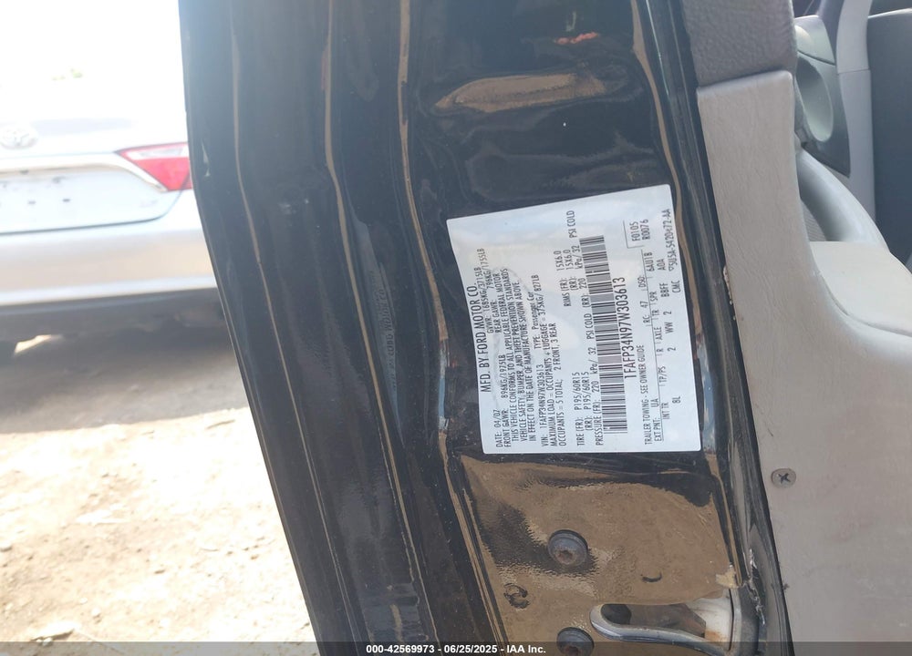 2007 FORD FOCUS VIN: 1FAFP34N97W303613