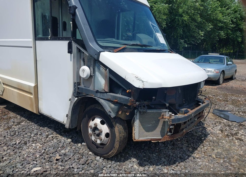 2015 ISUZU COMMERCIAL VAN VIN: JALB4T17XF7W00050