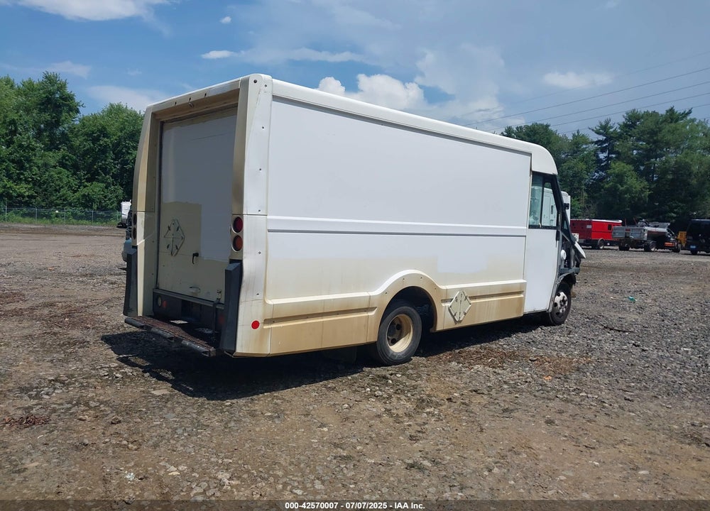 2015 ISUZU COMMERCIAL VAN VIN: JALB4T17XF7W00050