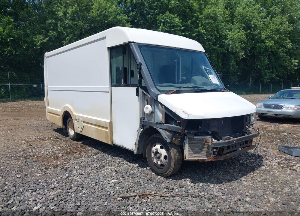2015 ISUZU COMMERCIAL VAN VIN: JALB4T17XF7W00050