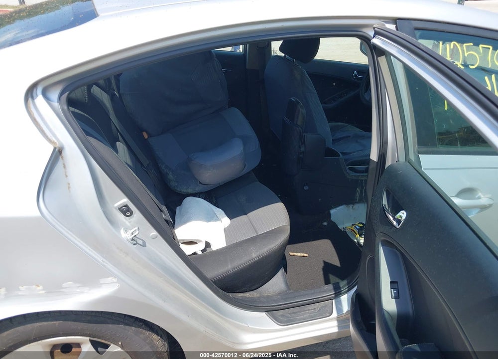 2015 KIA FORTE LX VIN: KNAFX4A61F5351055