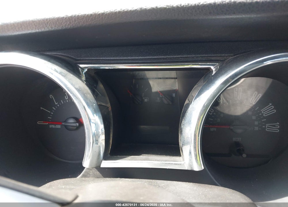 2005 FORD MUSTANG VIN: 1ZVFT80N355260024