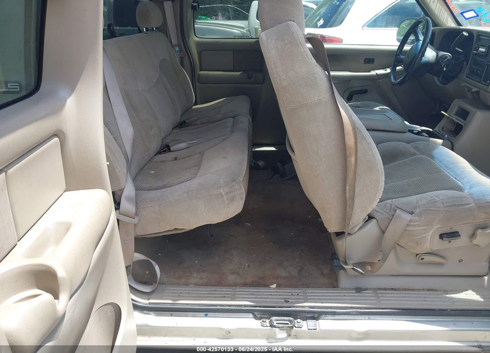 2001 CHEVROLET SILVERADO 1500 LS VIN: 2GCEC19T411351161