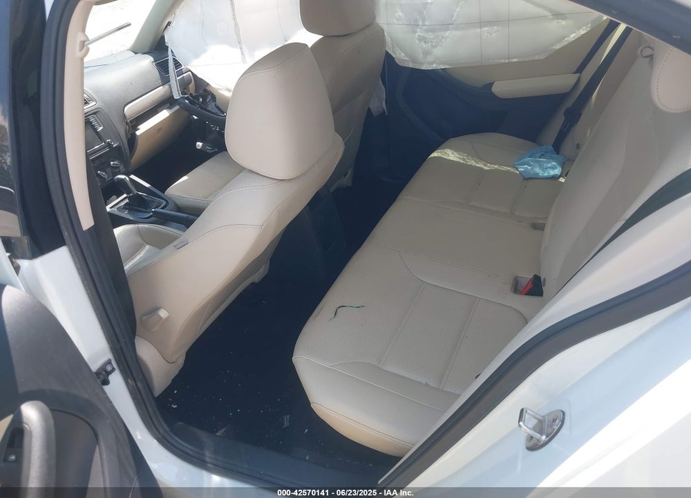 2017 VOLKSWAGEN JETTA 1.4T SE VIN: 3VWDB7AJ0HM395900