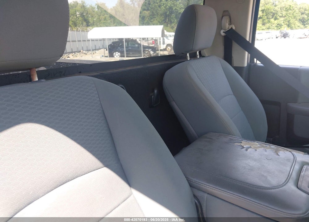 2014 RAM 1500 EXPRESS VIN: 3C6JR6AT9EG105006