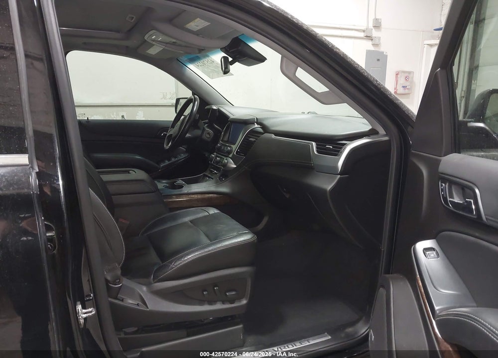 2020 CHEVROLET SUBURBAN 4WD LT VIN: 1GNSKHKC9LR279237