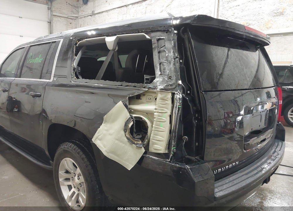 2020 CHEVROLET SUBURBAN 4WD LT VIN: 1GNSKHKC9LR279237