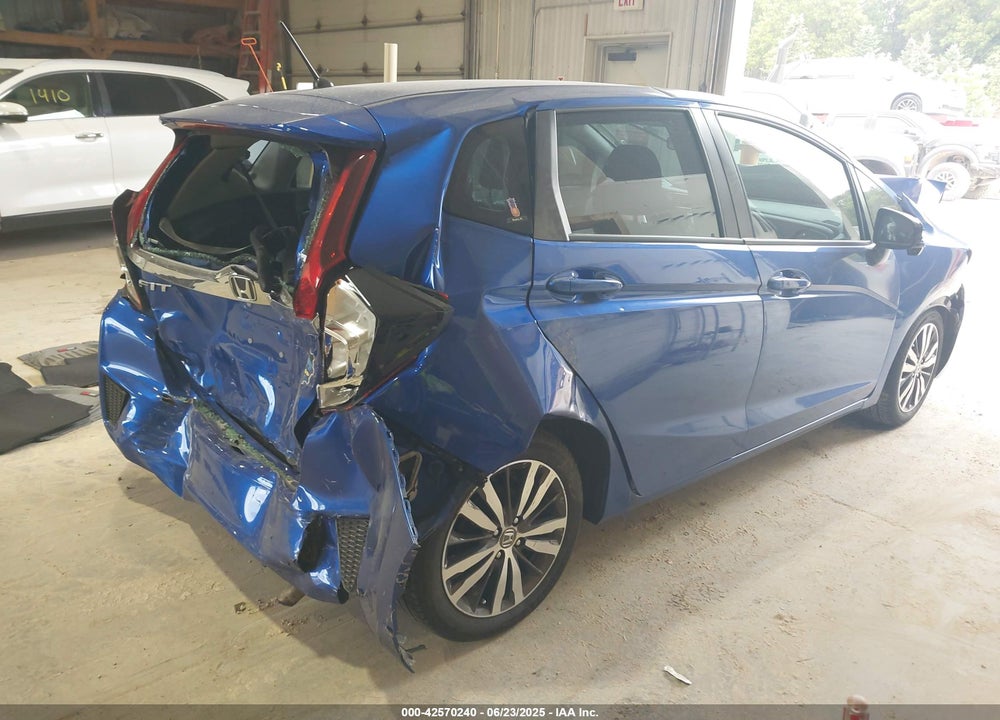 2015 HONDA FIT VIN: 3HGGK5H82FM754220