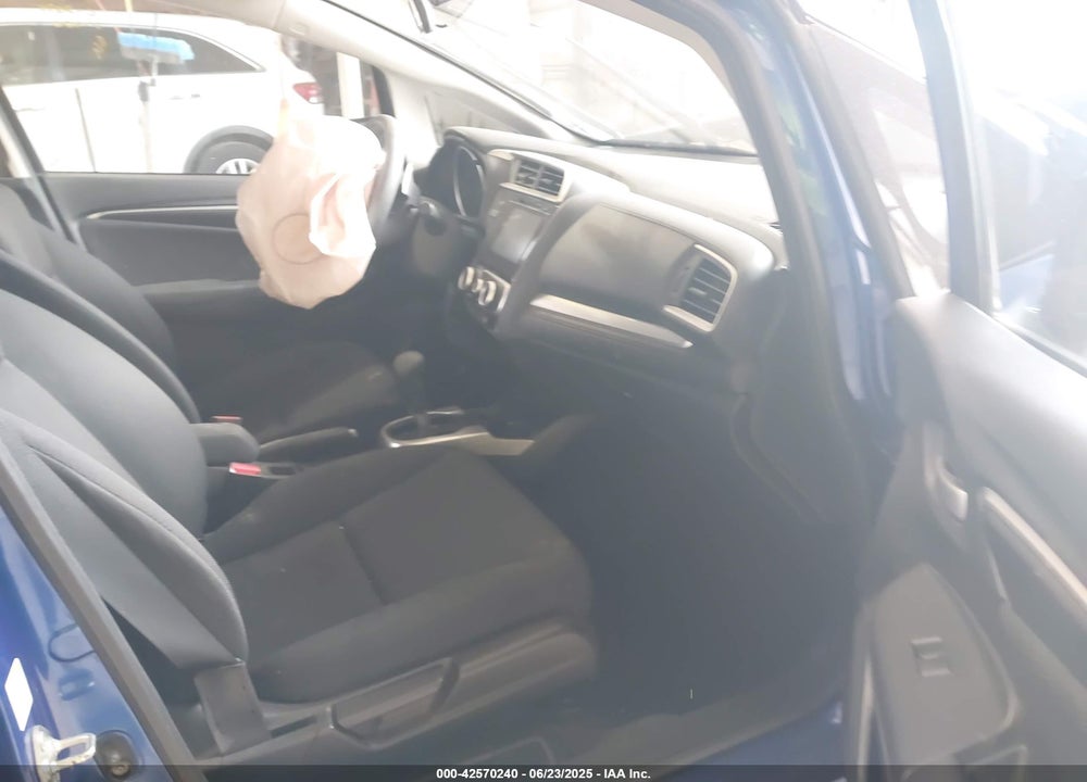 2015 HONDA FIT VIN: 3HGGK5H82FM754220