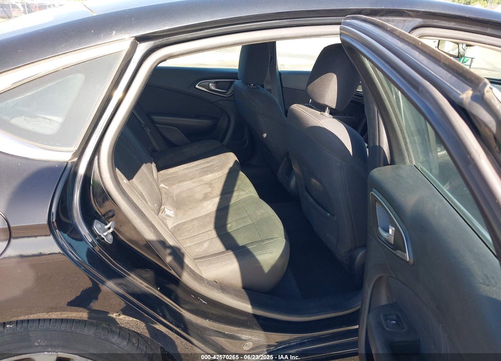 2016 CHRYSLER 200 VIN: 1C3CCCAB8GN155032