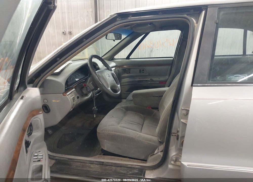 1997 OLDSMOBILE EIGHTY-EIGHT LS VIN: 1G3HN52KXV4858379