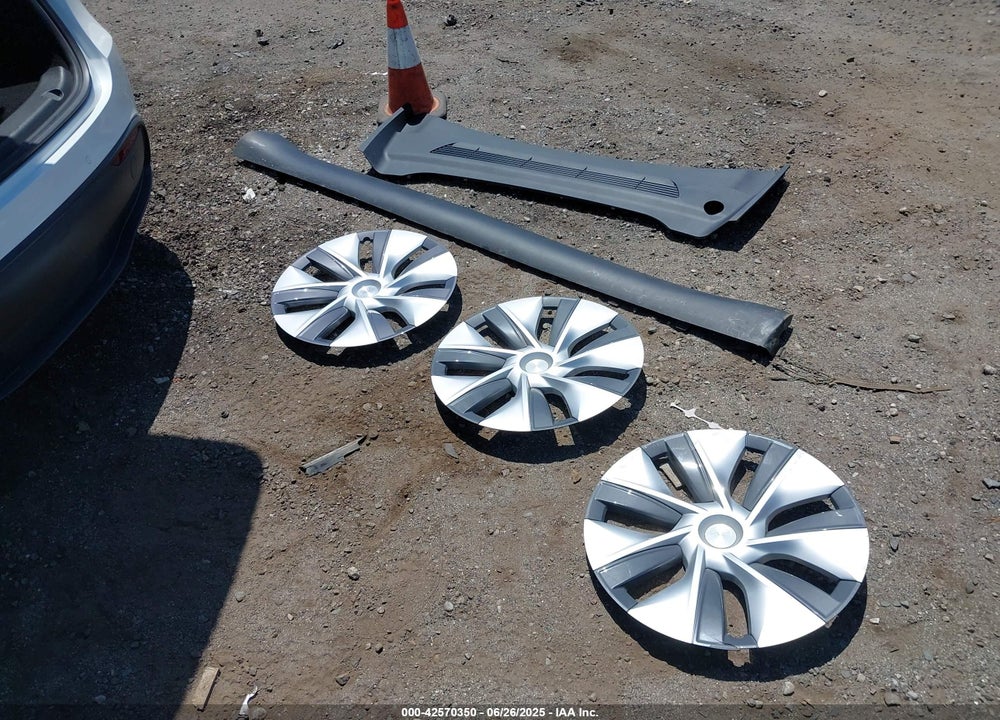 2022 TESLA MODEL Y VIN: 7SAYGDEEXNF350208