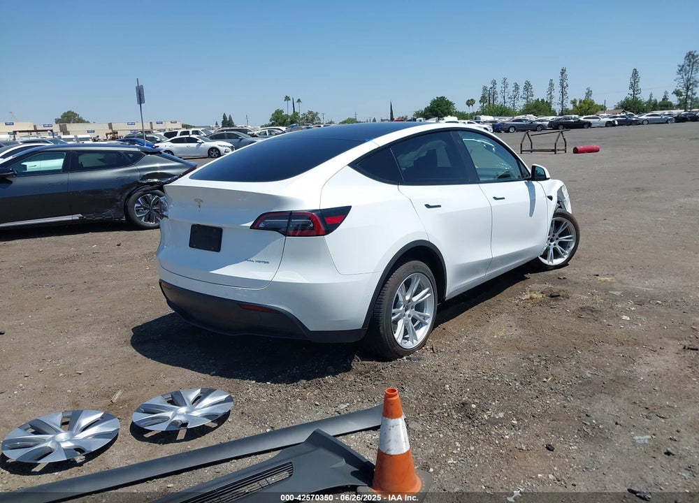 2022 TESLA MODEL Y VIN: 7SAYGDEEXNF350208