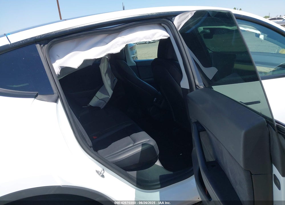 2022 TESLA MODEL Y VIN: 7SAYGDEEXNF350208