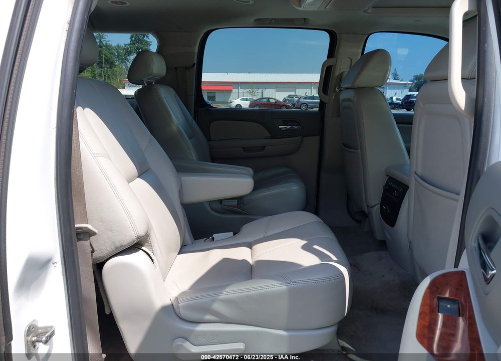 2008 CHEVROLET SUBURBAN 1500 VIN: 3GNFC16J58G187869