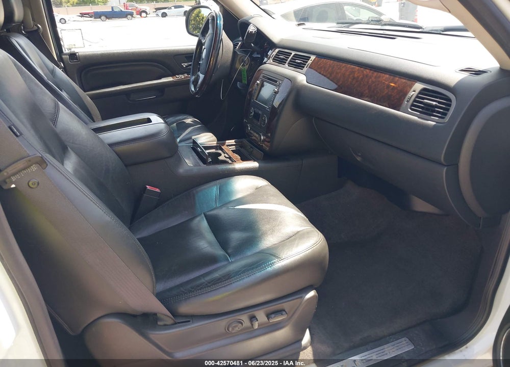2011 GMC YUKON DENALI VIN: 1GKS2EEF8BR291430