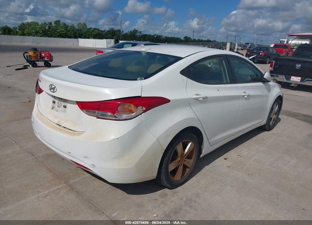 2013 HYUNDAI ELANTRA VIN: 5NPDH4AE3DH430075