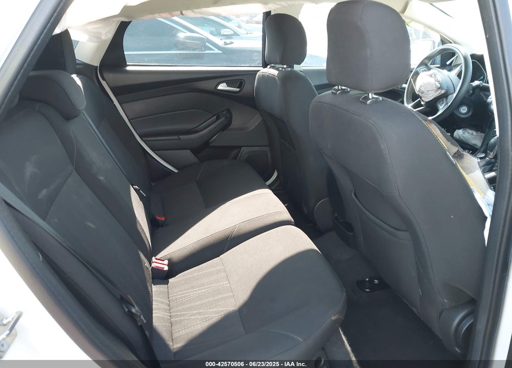 2017 FORD FOCUS SE VIN: 1FADP3K2XHL224695