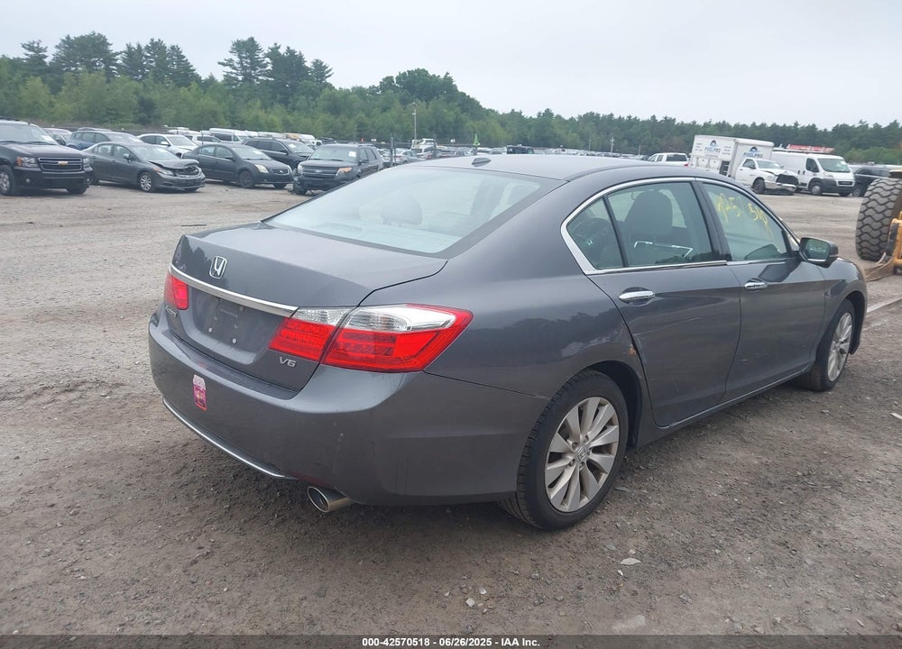 2015 HONDA ACCORD VIN: 1HGCR3F89FA004425