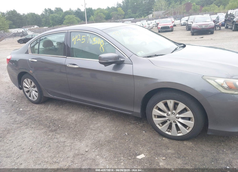 2015 HONDA ACCORD VIN: 1HGCR3F89FA004425