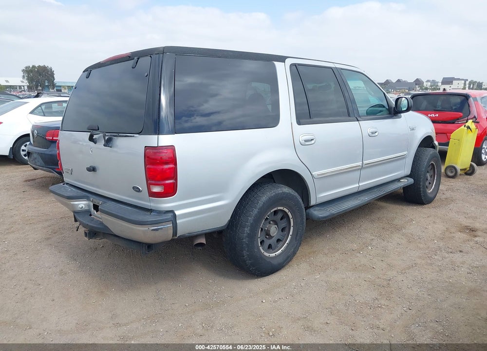 2000 FORD EXPEDITION XLT VIN: 1FMRU15L4YLC36810