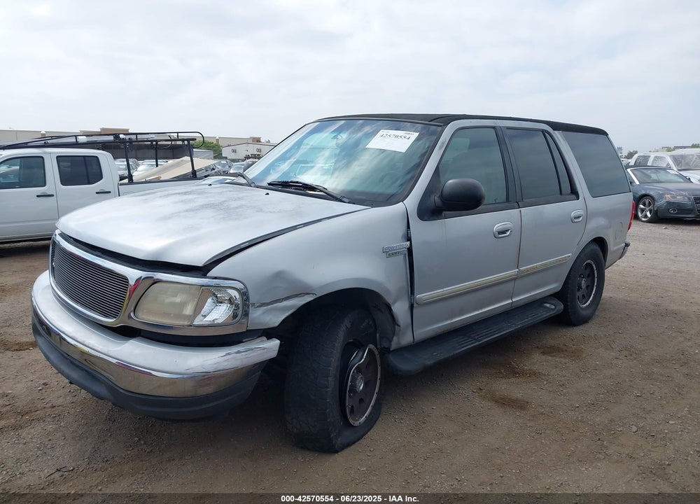 2000 FORD EXPEDITION XLT VIN: 1FMRU15L4YLC36810