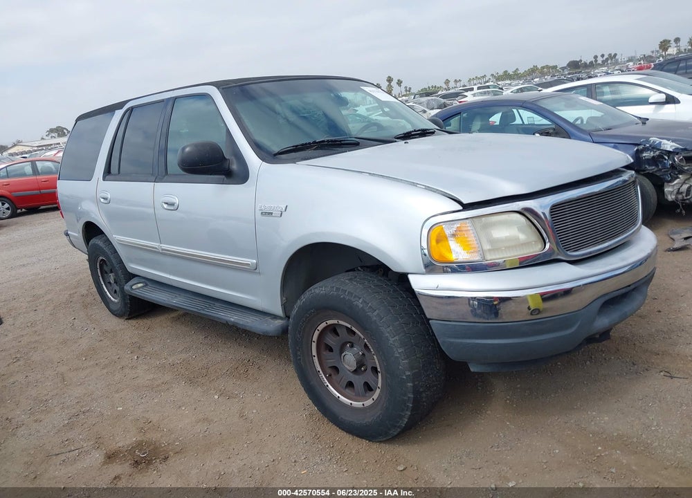 2000 FORD EXPEDITION XLT VIN: 1FMRU15L4YLC36810