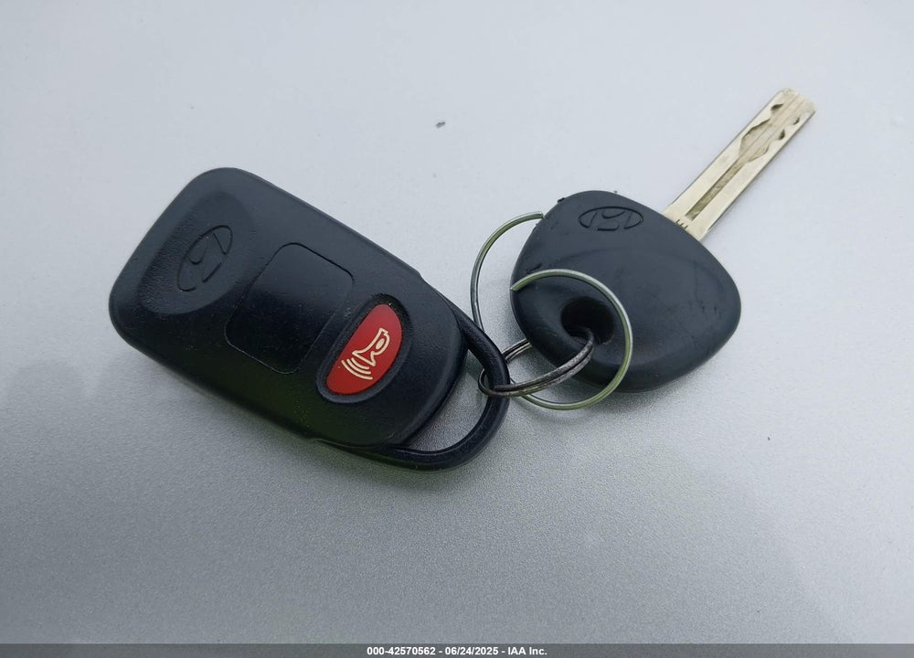2011 HYUNDAI SONATA VIN: 5NPEB4AC1BH077465