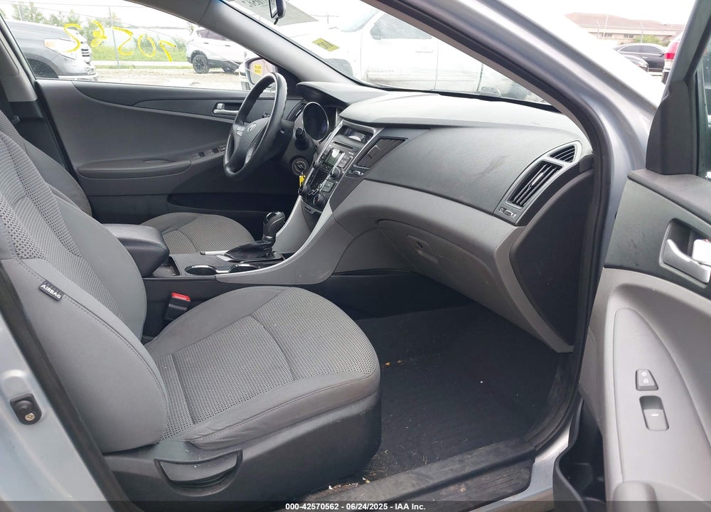 2011 HYUNDAI SONATA VIN: 5NPEB4AC1BH077465