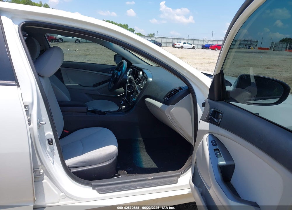 2015 KIA OPTIMA VIN: KNAGM4A73F5543258