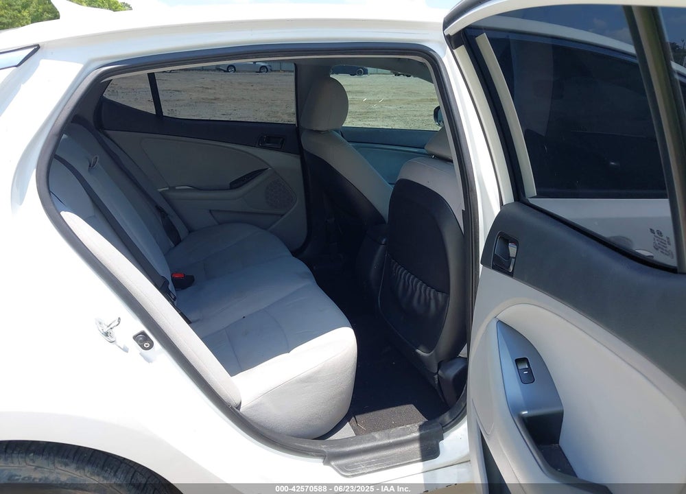 2015 KIA OPTIMA VIN: KNAGM4A73F5543258