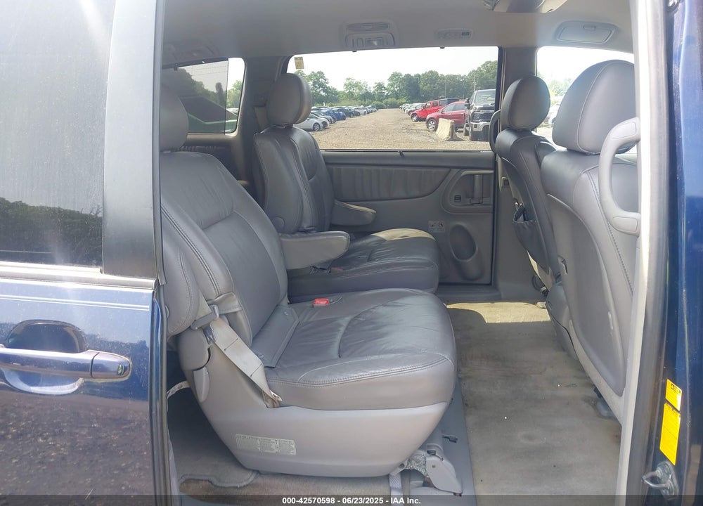 2007 TOYOTA SIENNA XLE VIN: 5TDZK22C87S002915