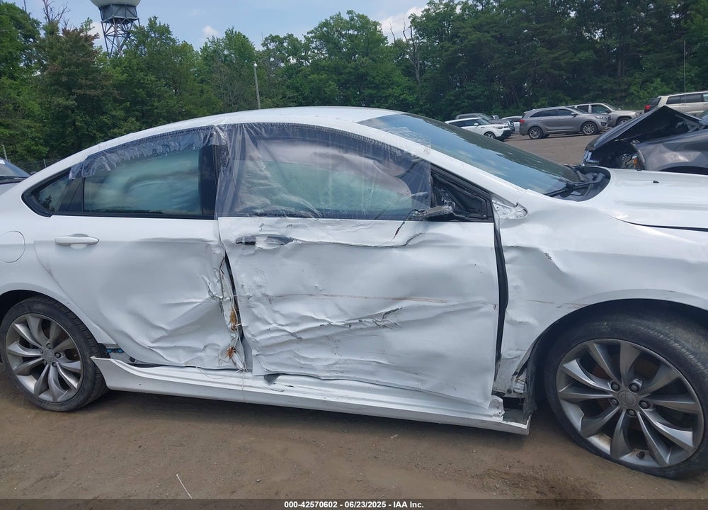 2016 CHRYSLER 200 S VIN: 1C3CCCBB9GN138870