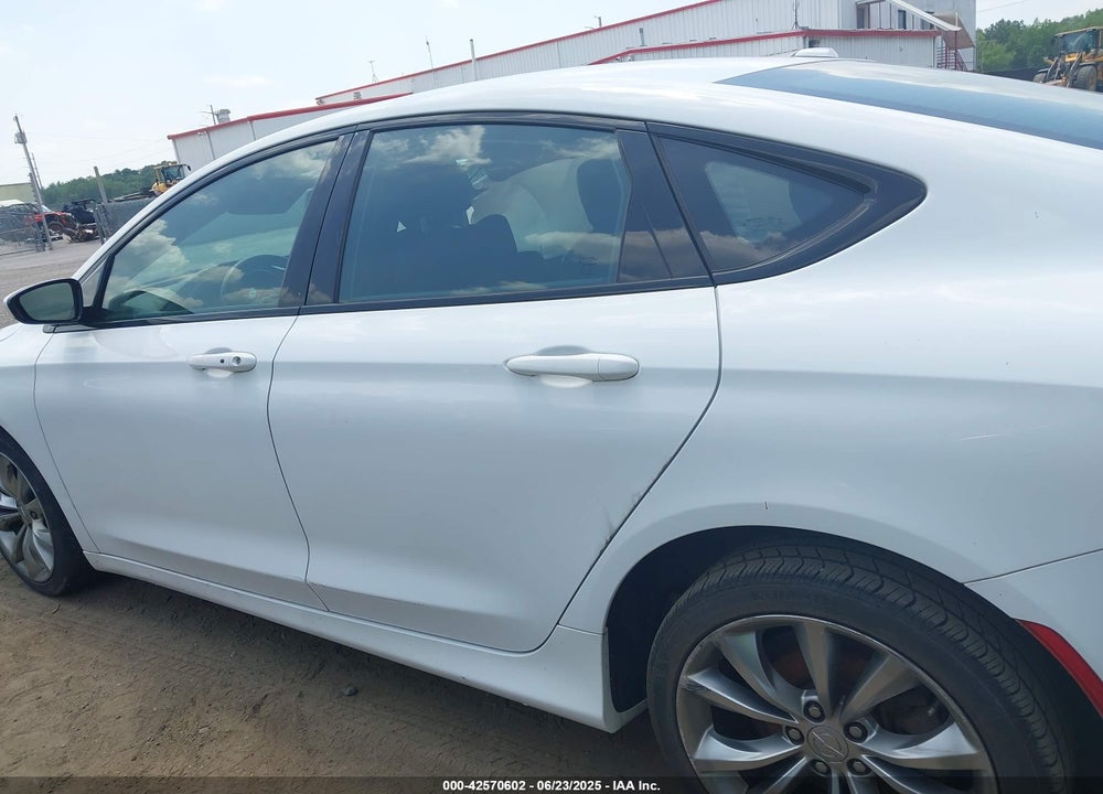 2016 CHRYSLER 200 S VIN: 1C3CCCBB9GN138870