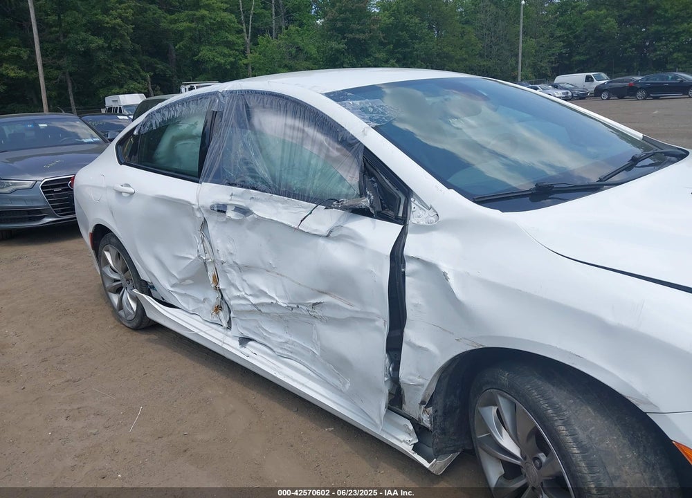 2016 CHRYSLER 200 S VIN: 1C3CCCBB9GN138870