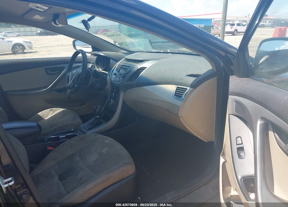 2016 HYUNDAI ELANTRA VIN: 5NPDH4AE8GH774439