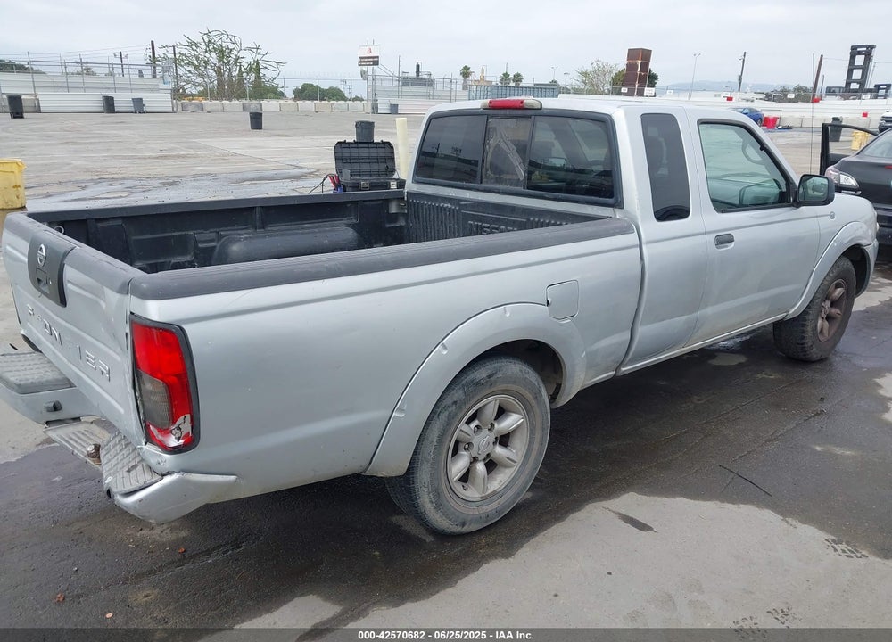2004 NISSAN FRONTIER XE VIN: 1N6DD26T14C476763