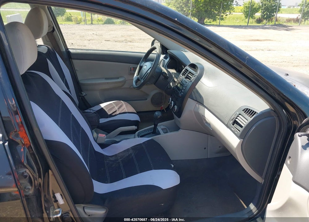 2009 KIA SPECTRA LX VIN: KNAFE221995631713