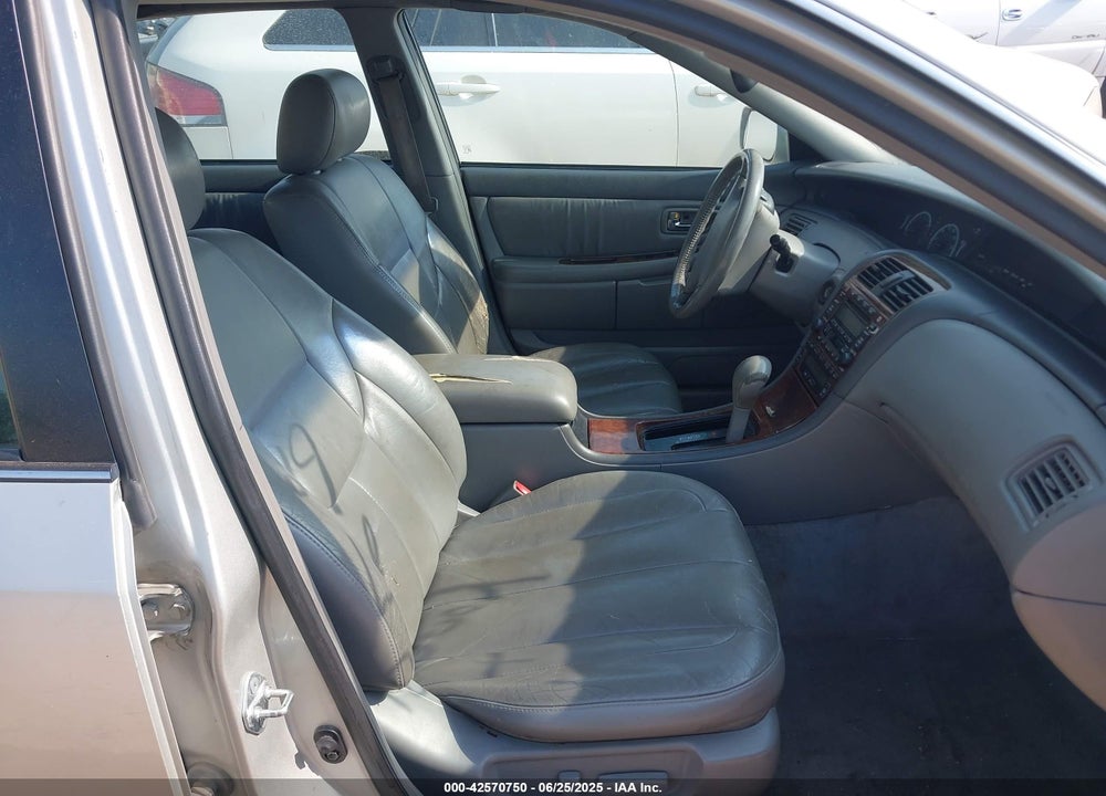 2000 TOYOTA AVALON XLS VIN: 4T1BF28B5YU105089